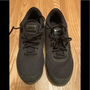 Nike Air Max Advantage